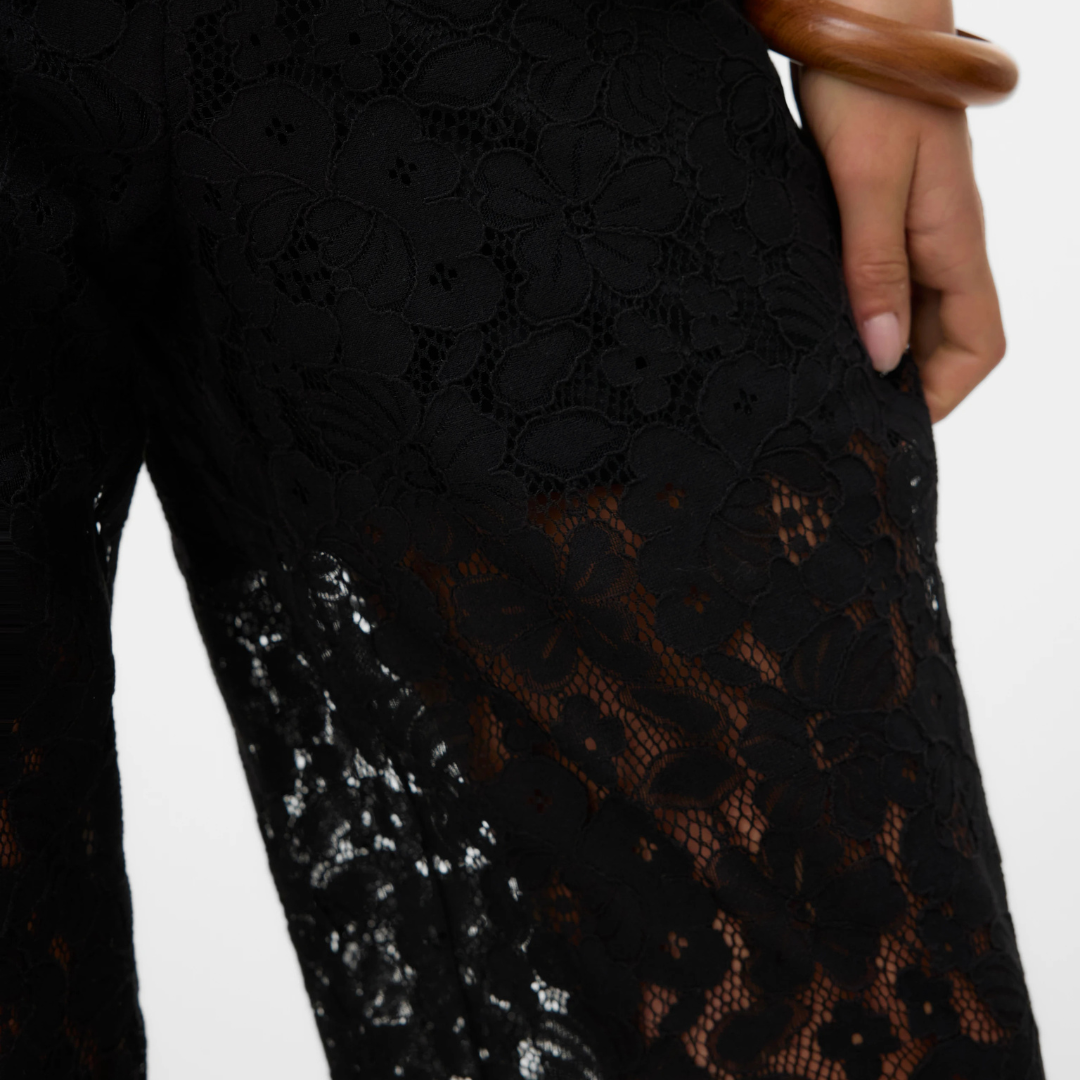 SET DE ENCAJE BLUSA Y PANTALON NEGRO