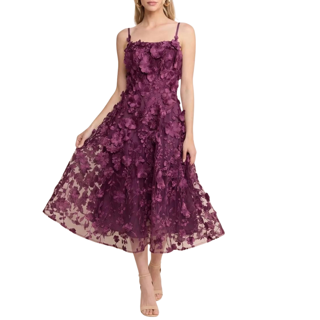 VESTIDO MIDI COLOR UVA CON APLICACIÓN DE FLORES