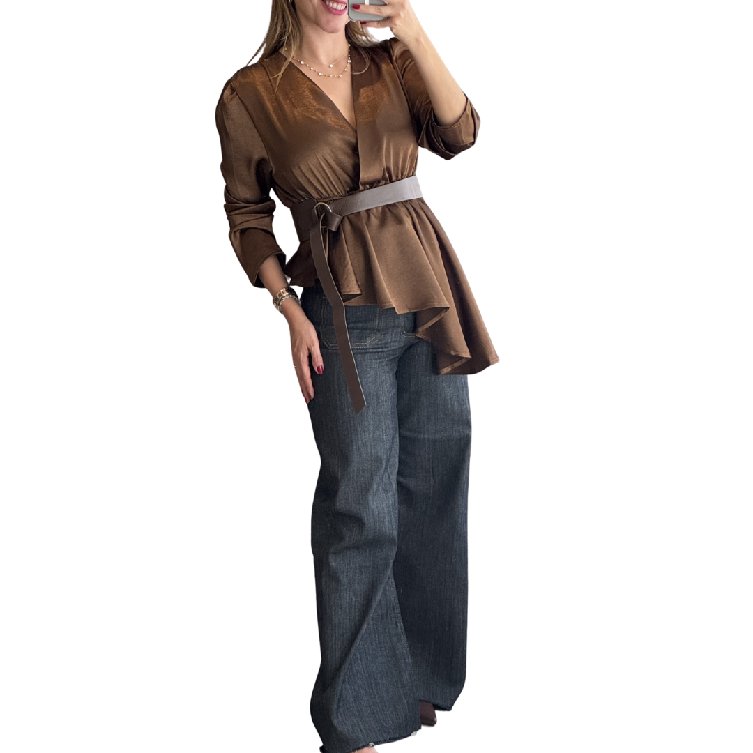 BLUSA CAFE MANGA LARGA ASIMETRICA CON CINTO