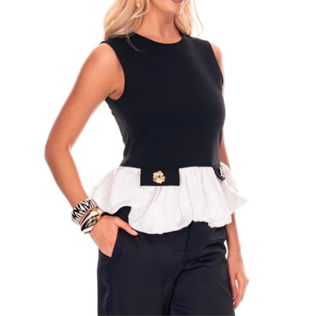 BLUSA NEGRO CON OLÁN BLANCO