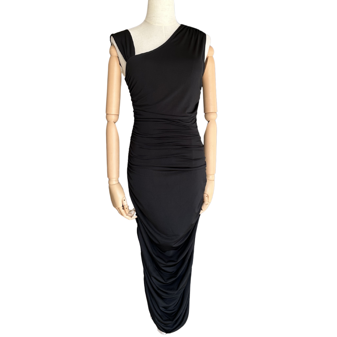 VESTIDO MIDI NEGRO CORRUGADO