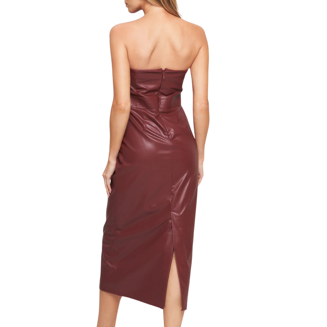 VESTIDO MIDI VINO DE VINIPIEL STRAPLESS