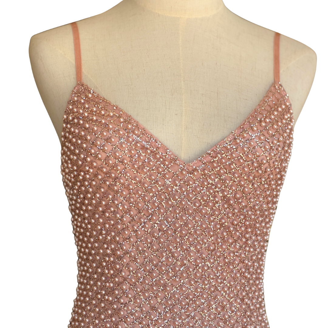 VESTIDO LARGO ROSA CLARO CON PERLAS