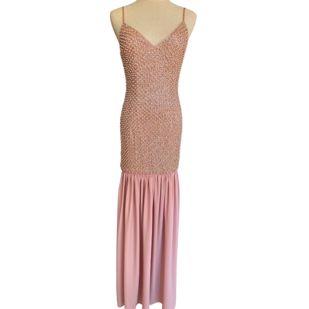 VESTIDO LARGO ROSA CLARO CON PERLAS