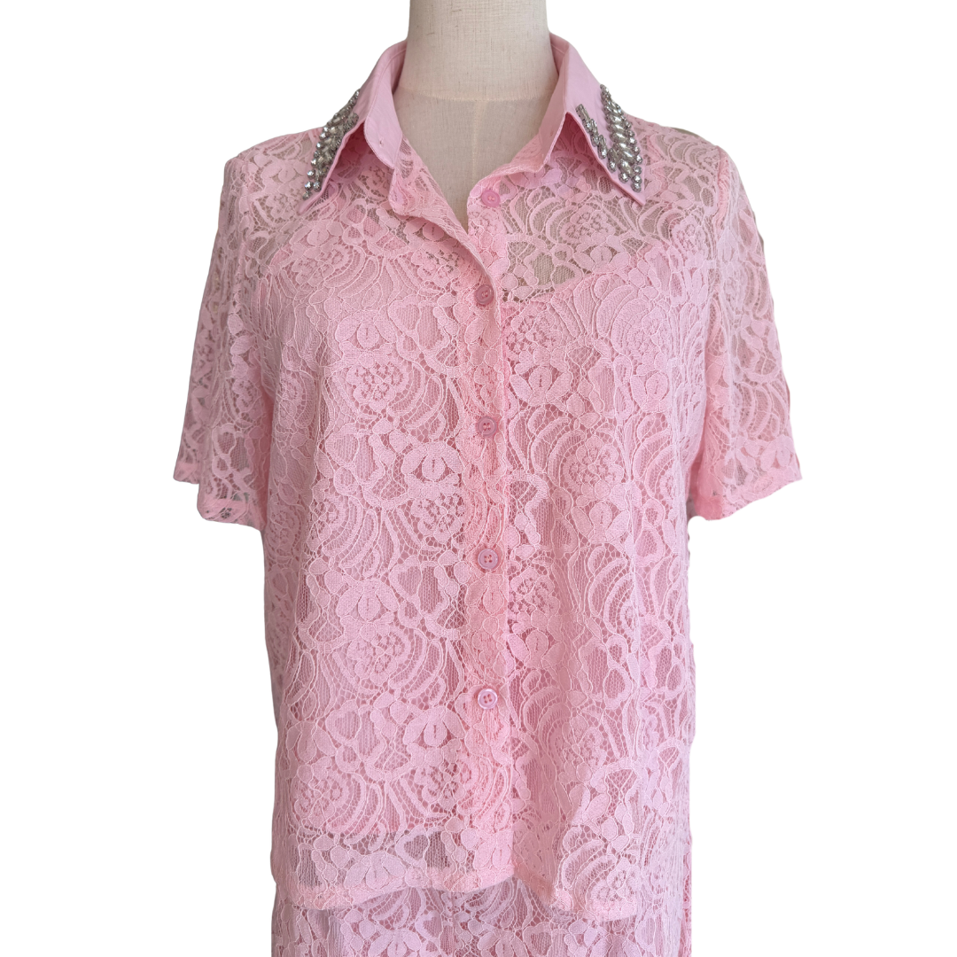 SET ROSA CON PEDRERIA EN CUELLO DE ENCAJE