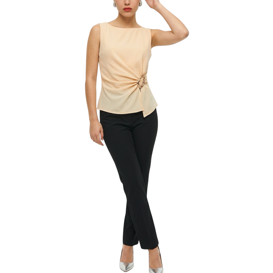 BLUSA BEIGE CON HEBILLA DORADA