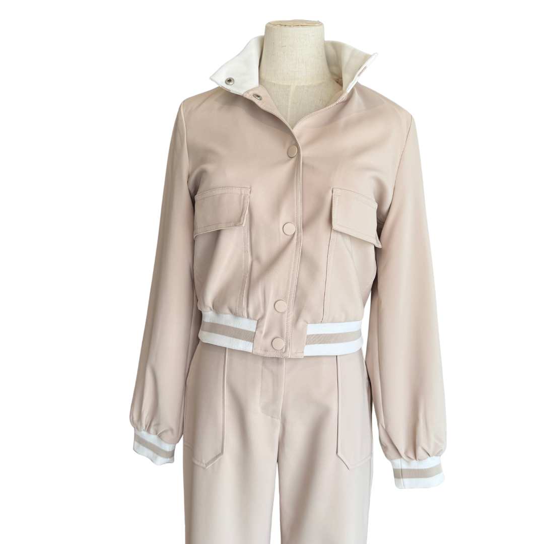 SET DE PANTS BEIGE CON LINEAS BLANCAS