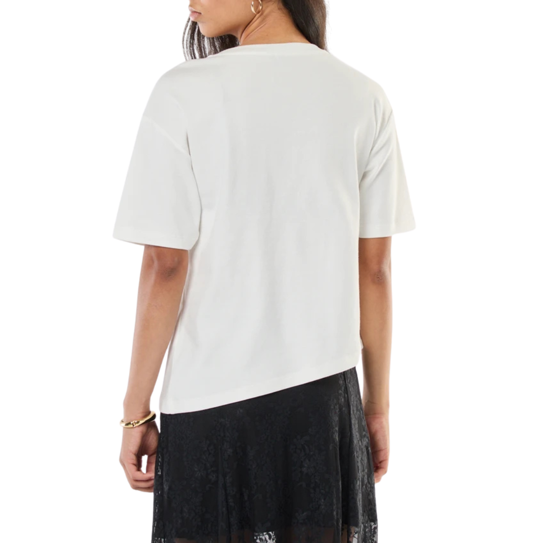 BLUSA CON MANGA BLANCA CON BOTON PLATEADO EN CINTURA