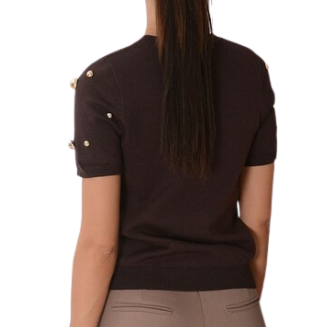 BLUSA CAFÉ CON PERLAS DORADAS