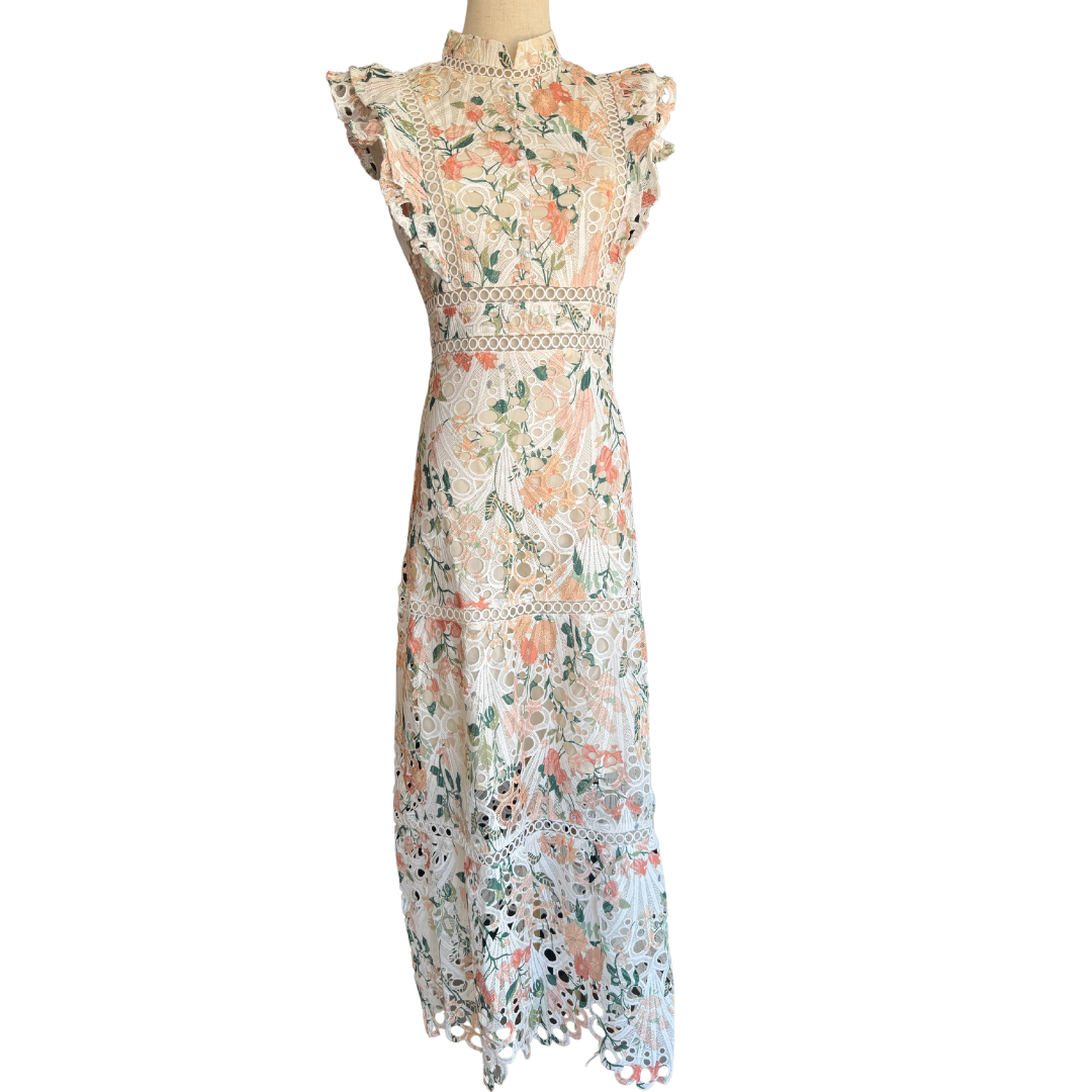 VESTIDO MIDI FLOREADO EN TONOS NARANJA Y VERDE CON PERLAS EN CUELLO