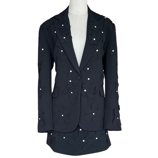 SET BLAZER Y FALDA NEGRO CON FLORES