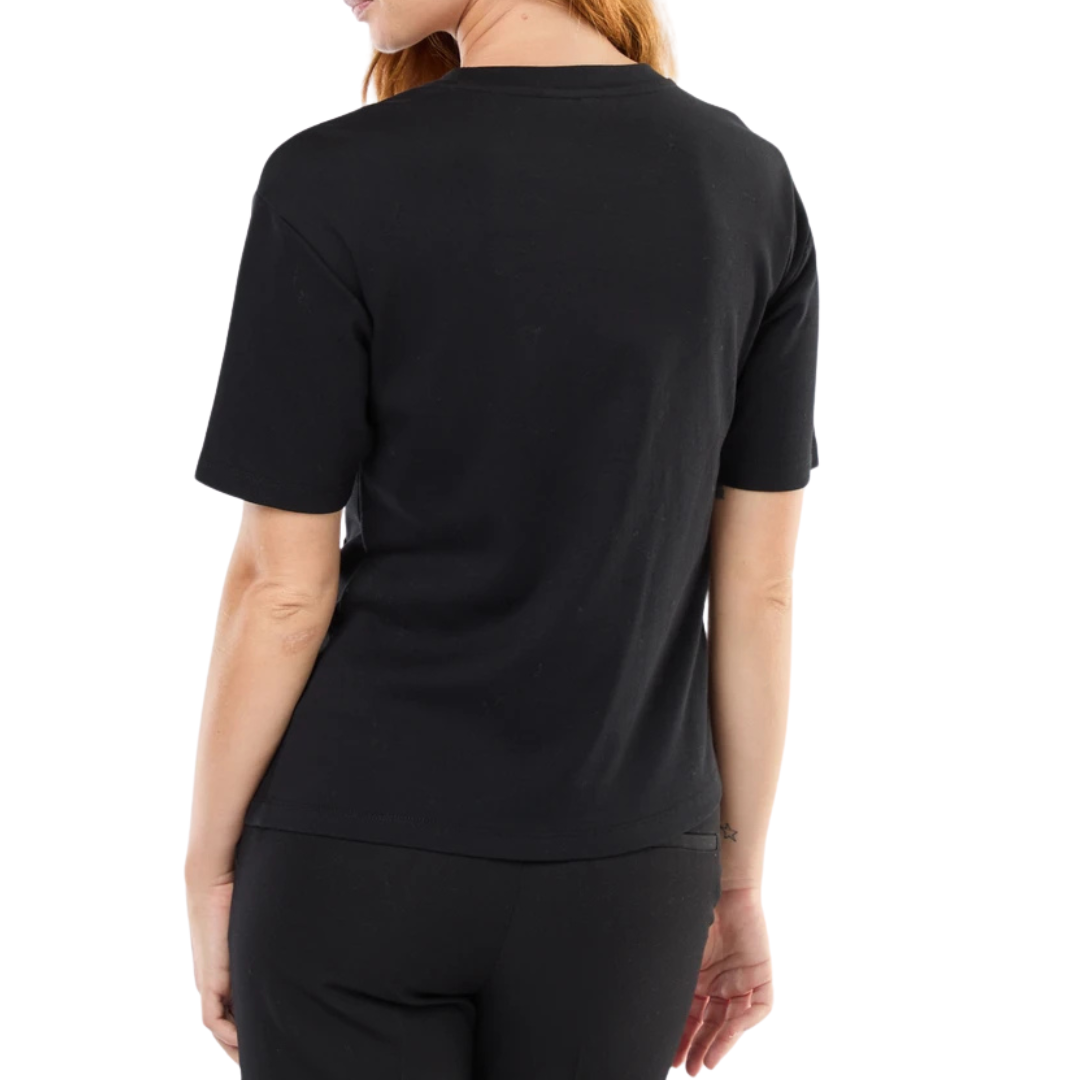 BLUSA CON MANGA NEGRA CON BOTON DORADO EN CINTURA