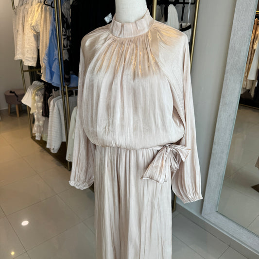 JUMPSUIT BEIGE SATINADO TURTLENECK Y MANGA LARGA