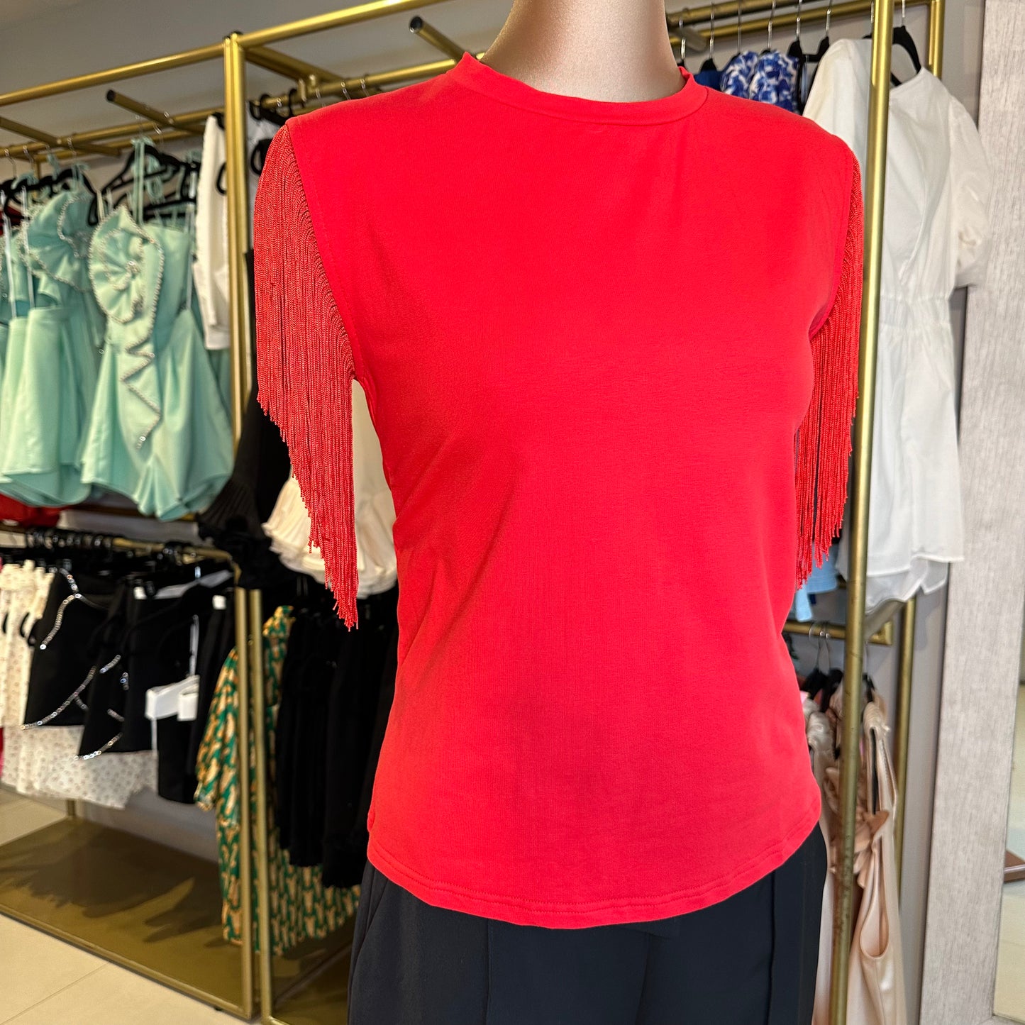 BLUSA ROJO CON FLECOS