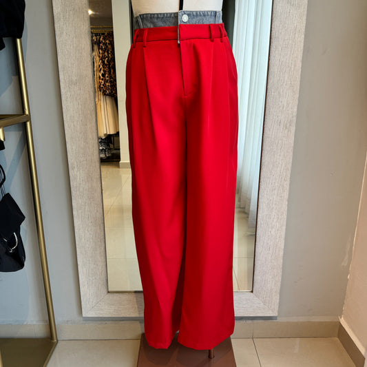 PANTALÓN ROJO CON CINTURILLA DE MEZCLILLA