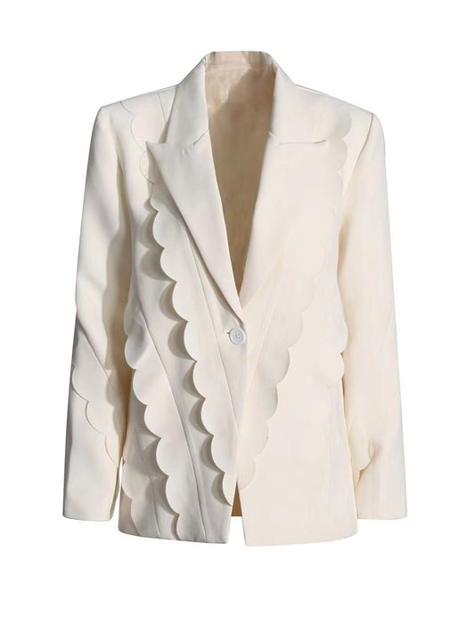 BLAZER BEIGE CON OLANES EN LAS MANGAS