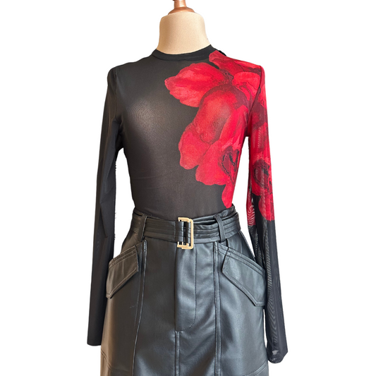 BLUSA MANGA LARGA CON FLOR ROJA DE MESH